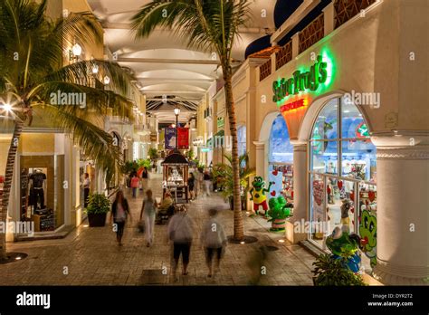 5 Best Boutiques and Stores at La Isla Shopping Mall Cancun